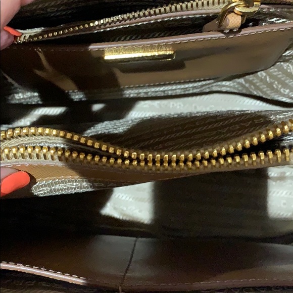 Prada saffiano lux tote - Picture 6 of 8